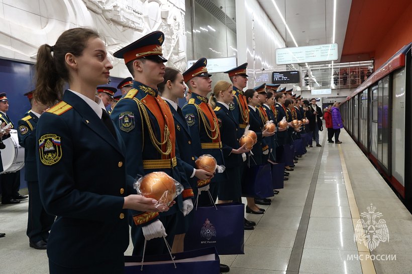 В московском метрополитене курсирует тематический поезд безопасности